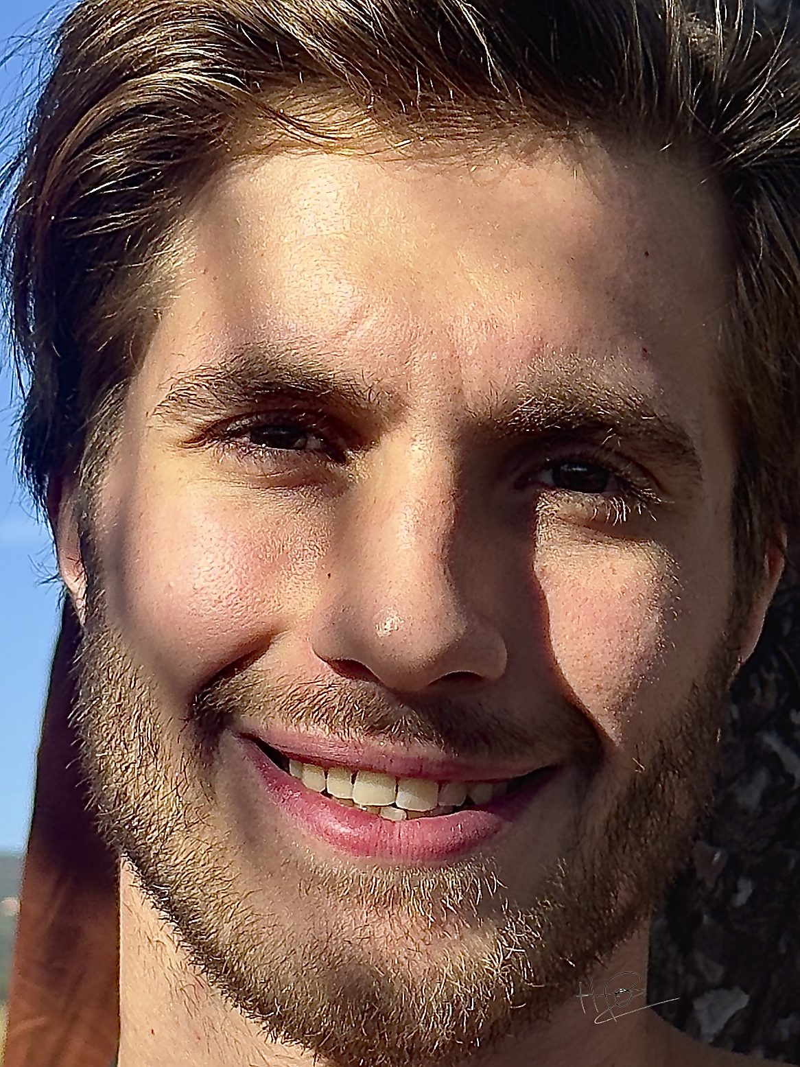 Homme torse nu en exterieur lumiere naturelle artistique